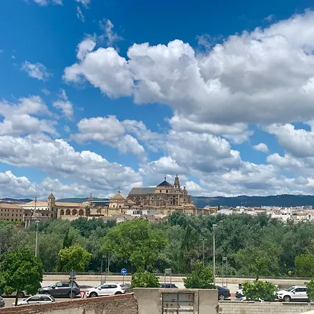 Turisticos Califal דירה