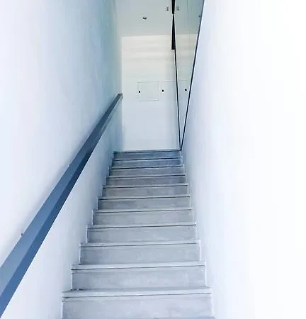 图里斯提科卡里法尔公寓