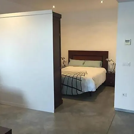 图里斯提科卡里法尔公寓 公寓 *